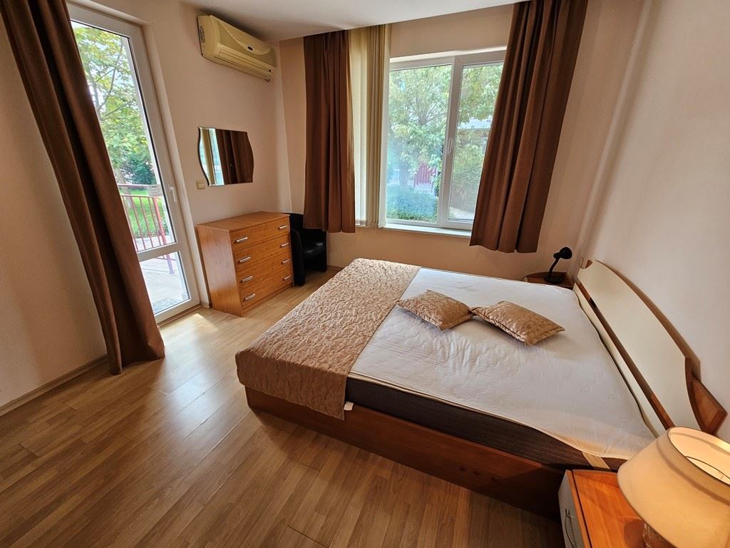 2-Zimmer-Wohnung in erster Meereslinie in einer bewachten Anlage in Elenite