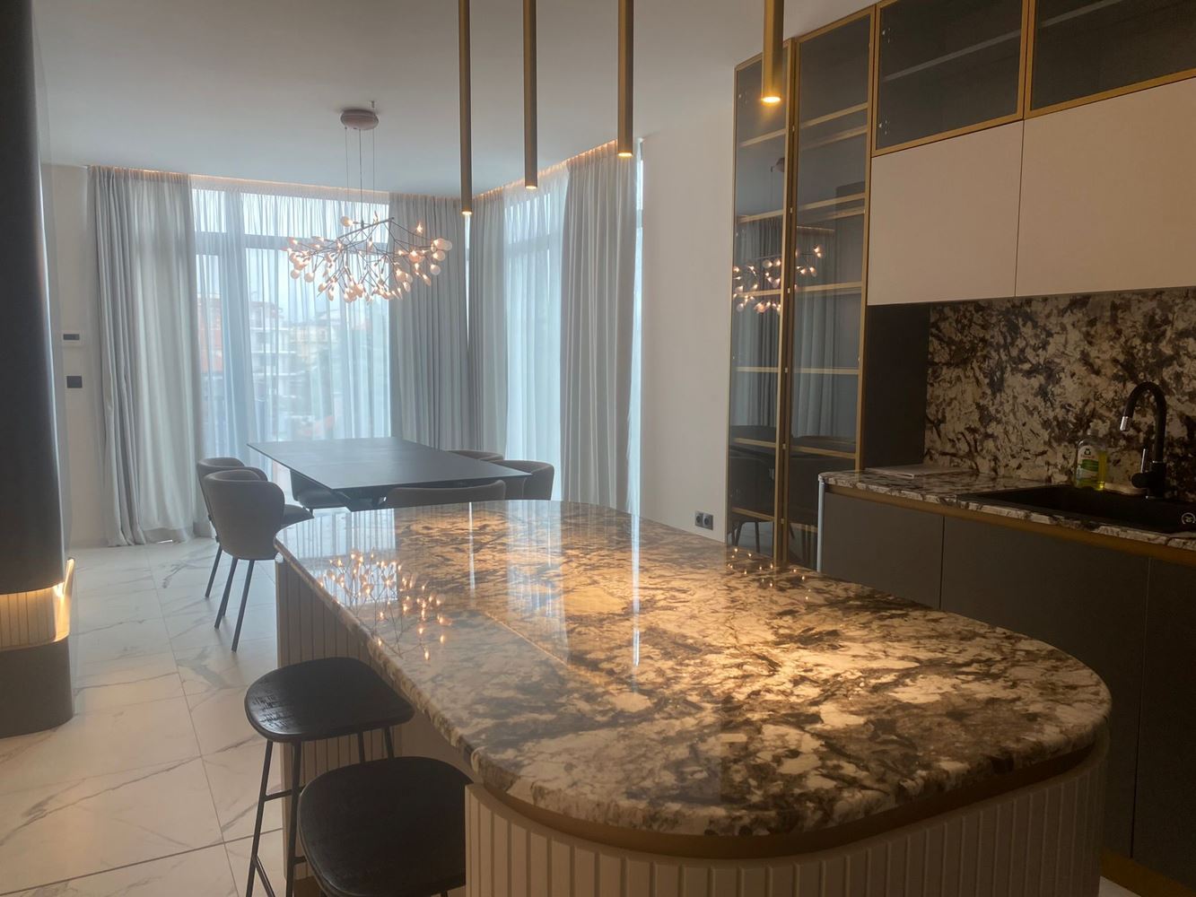 Elegante und großzügige 3-Zimmer-Wohnung in erster Meereslinie in Nessebar – Panoramablick auf das Meer und Premium-Komfort
