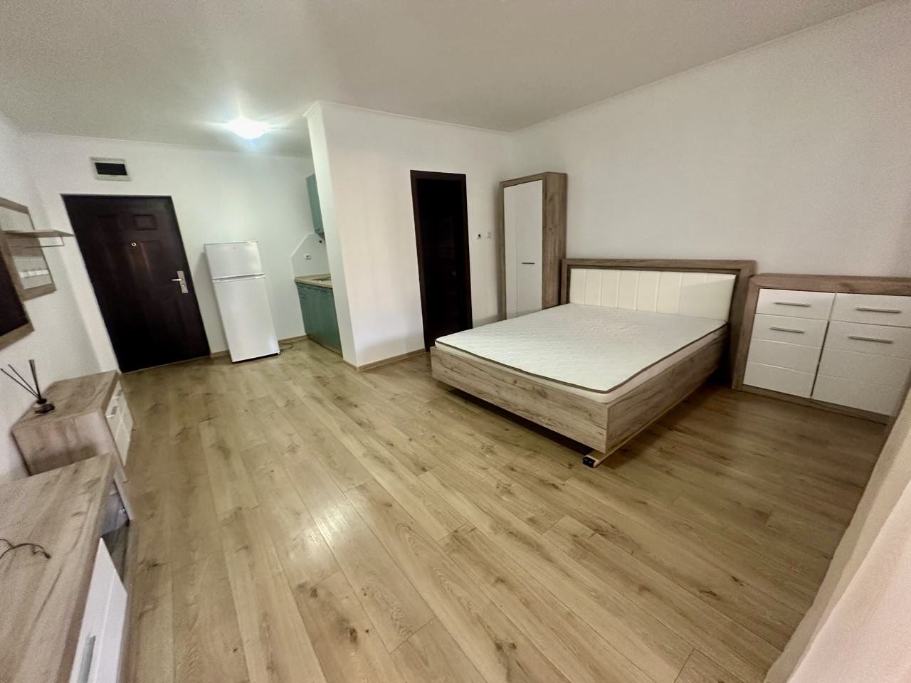 Geräumiges Erdgeschoss-Studio mit großer Terrasse und Möglichkeit zur Ein-Zimmer-Wohnung – Sicherheit und Komfort in Nessebar