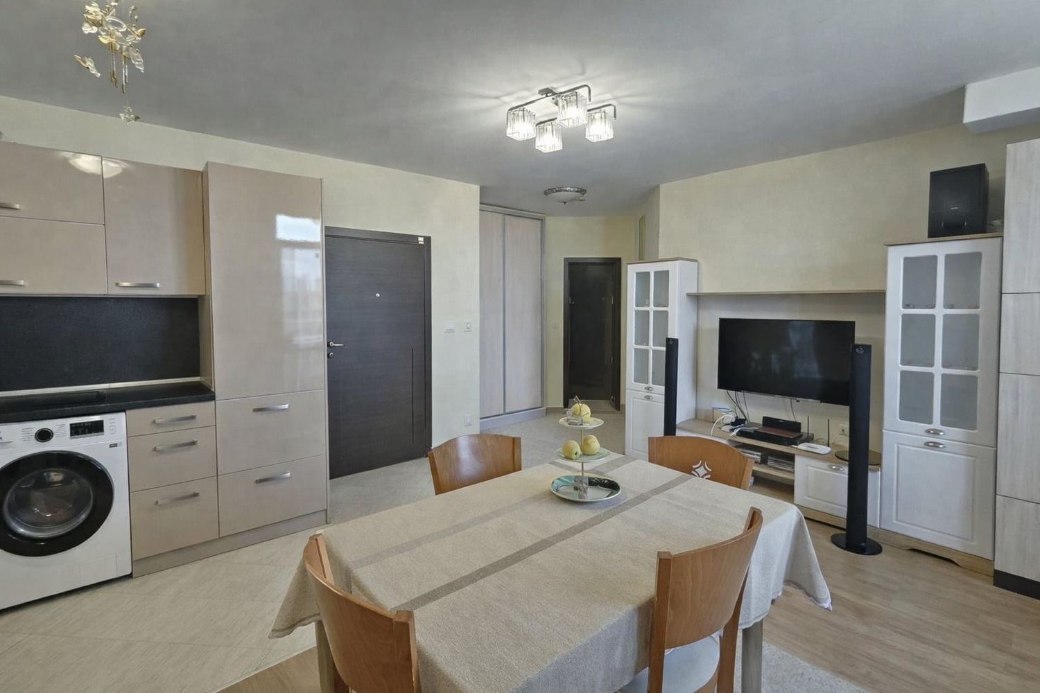 Geräumige Wohnung mit einem Schlafzimmer und Panoramablick auf die Salinen und das Meer in Pomorie