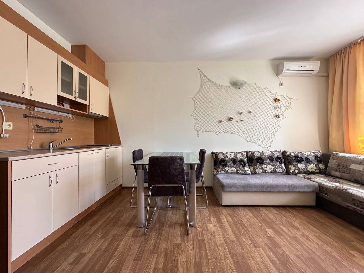 Gemütliche Zweizimmerwohnung in Ravda mit direktem Zugang zum Poolbereich