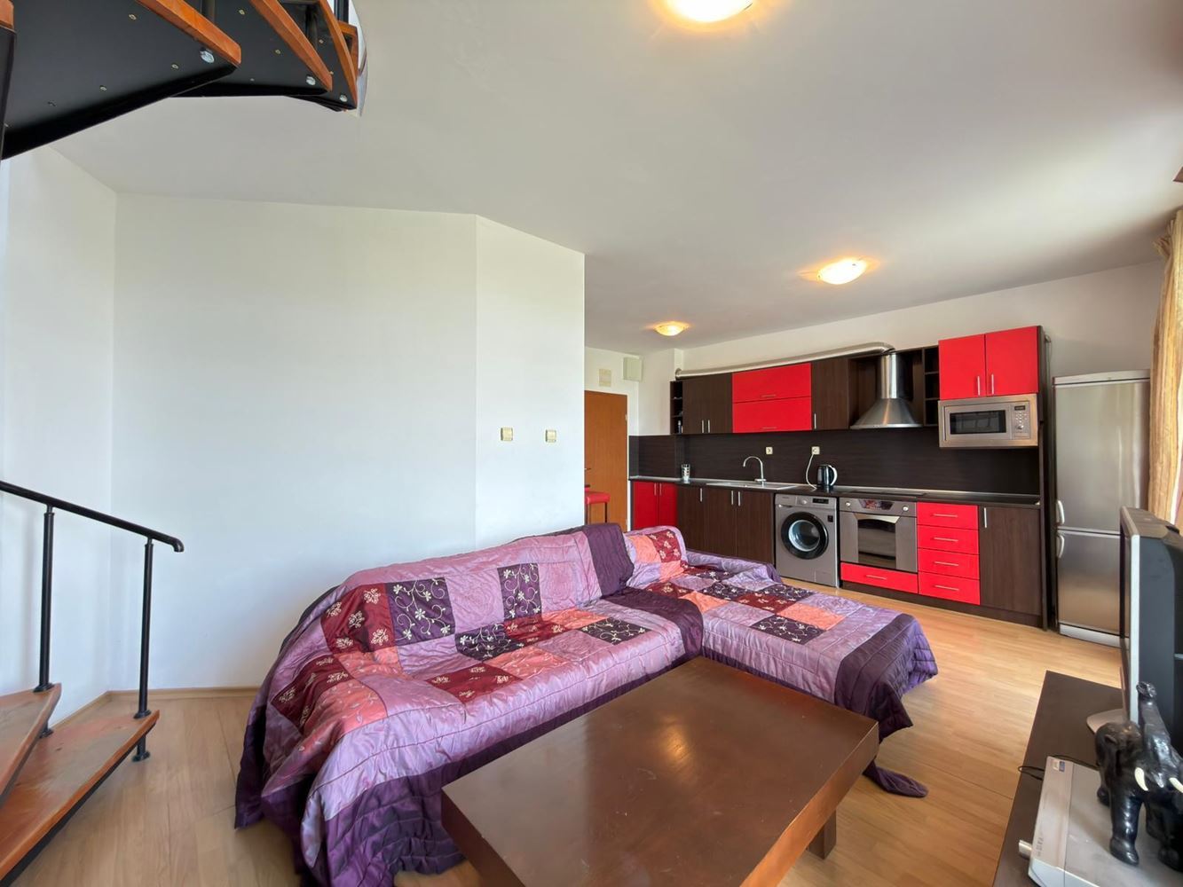 Geräumige Vierzimmer-Maisonettewohnung mit Panoramablick – Komfort und Stil im Herzen der Ruhe