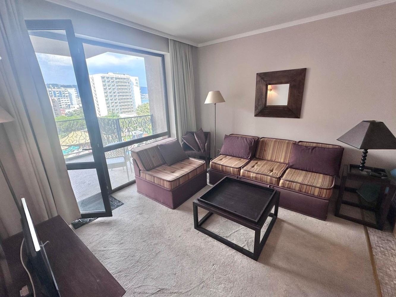 Luxuriöse Wohnung mit einem Schlafzimmer und Panoramablick auf das Meer in einer prestigeträchtigen Wohnanlage in Sonnenstrand
