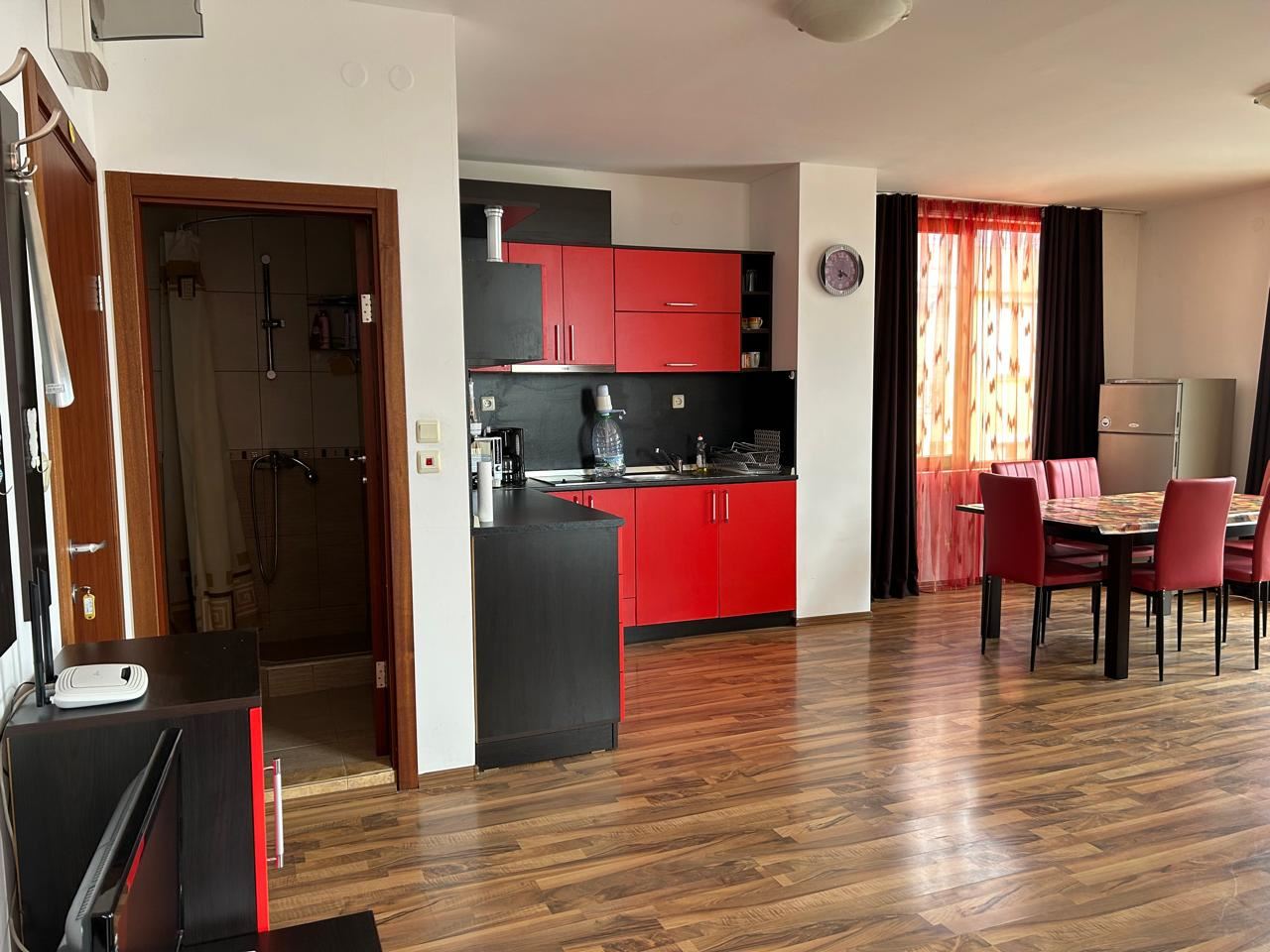 Geräumige Wohnung mit zwei Schlafzimmern und Panoramameerblick in Sveti Vlas