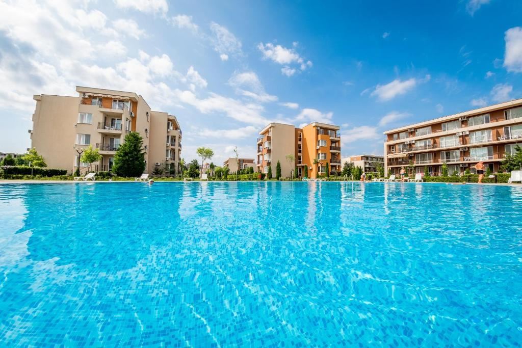 Kompakte Zweizimmerwohnung in einer grünen und ruhigen Anlage in Sonnenstrand