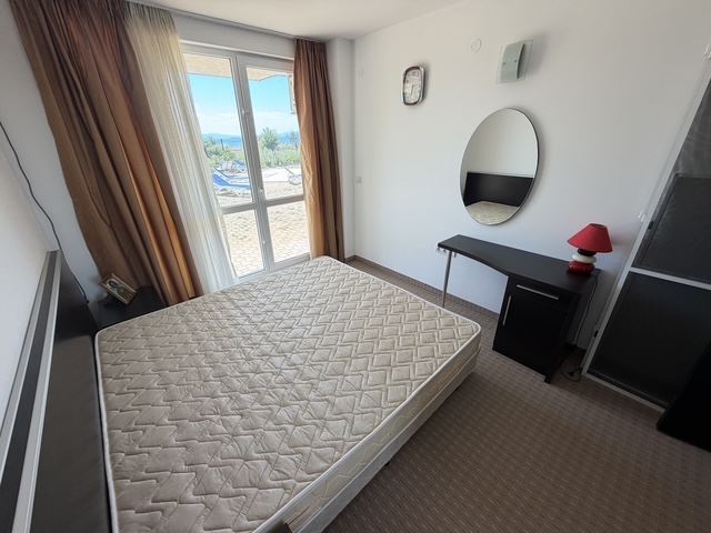 Zwei-Zimmer-Wohnung in erster Reihe am Meer in Sarafovo – Komfort, Stil und Meeresatmosphäre in einer Wohnanlage