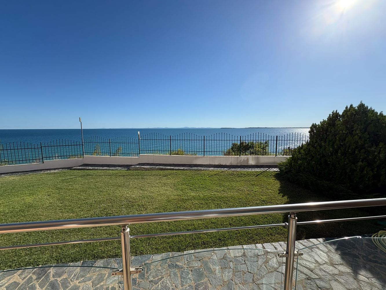 Erste Meereslinie in Sveti Vlas – geräumige Wohnung mit einem Schlafzimmer und Meerblick