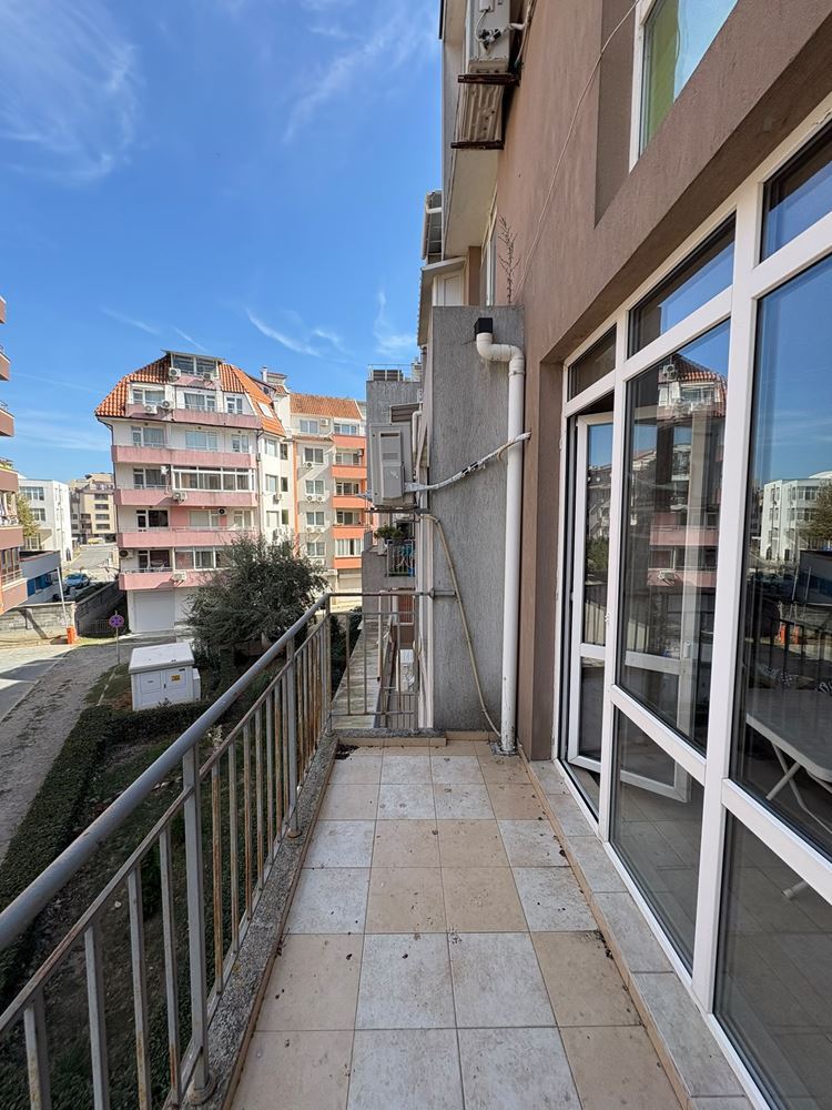 Geräumige Wohnung mit zwei Schlafzimmern in Pomorie – nur 400 Meter vom Meer entfernt