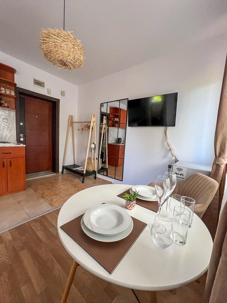 Gemütliches Studio in Ravda mit niedriger Wartungsgebühr – Wohngebäude mit Swimmingpool
