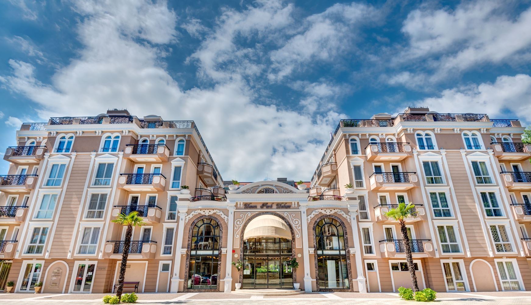 Elegantes Studio mit Panoramaterrasse in einem Luxuskomplex in Sonnenstrand