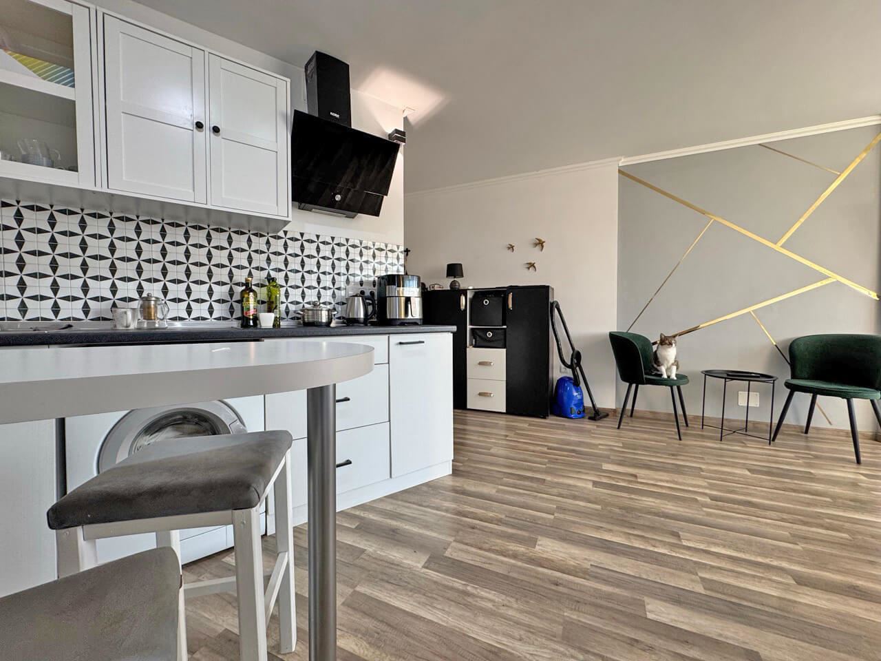 2-Zimmer-Wohnung mit moderner Einrichtung und großer Terrasse 200 m vom Strand in Sonnenstrand entfernt