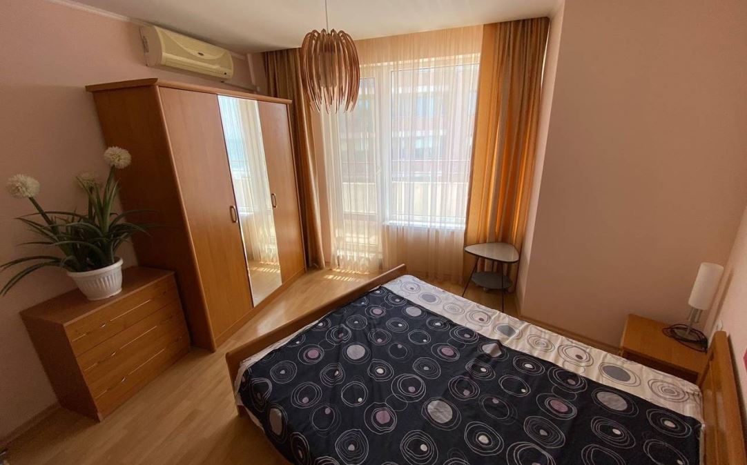 Wohnung mit zwei Schlafzimmern und Meerblick in erster Meereslinie in Elenite – Komfort, Natur und Ruhe