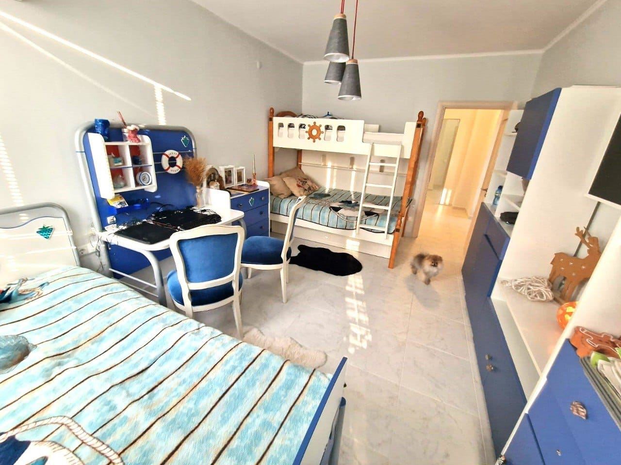 Exklusive Wohnung mit drei Schlafzimmern – höchster Wohnstandard und diskreter Luxus
