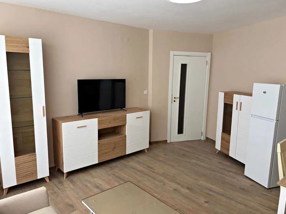 Wohnung in erster Meereslinie in Elenite – umfassende Renovierung, Haushaltsstrom und direkter Zugang zum Strand