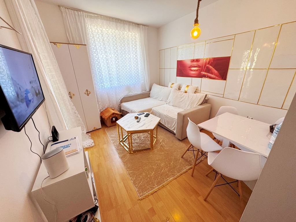 Stilvolle voll möblierte 3-Zimmer-Wohnung im Sonnenstrand in einer Anlage mit ausgezeichneten Annehmlichkeiten
