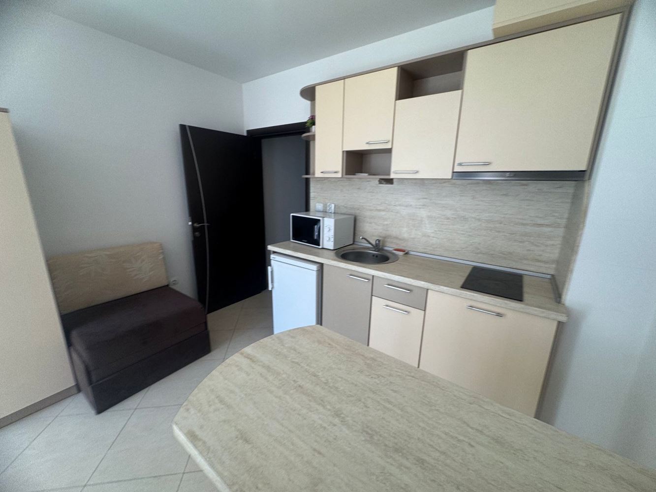 Gemütliches, voll möbliertes Studio 300 m vom Meer in Pomorie – eine ausgezeichnete Investition und Ferienimmobilie