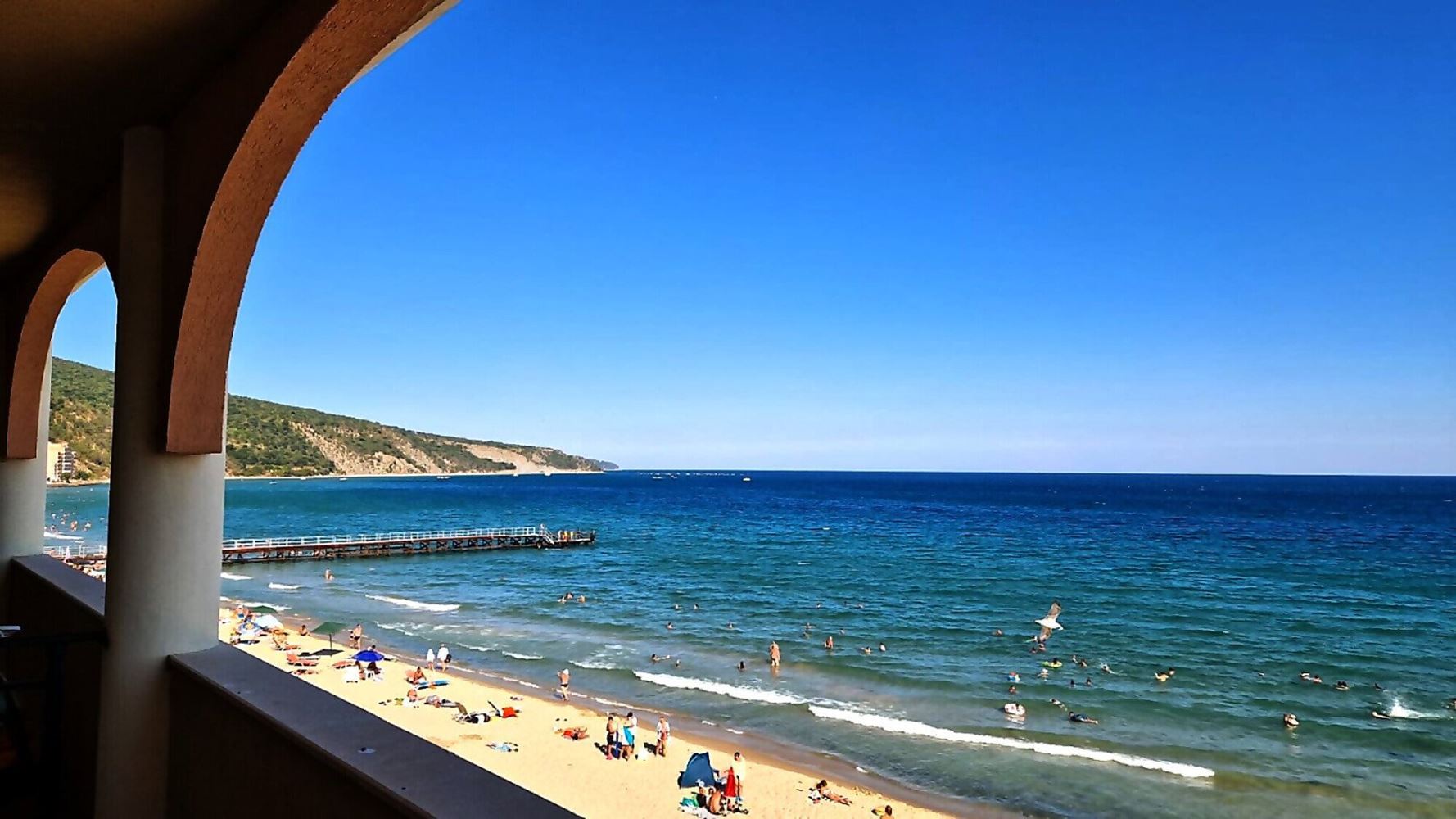 Wohnung mit einem Schlafzimmer und atemberaubendem Panoramablick auf das Meer in erster Meereslinie in Elenite
