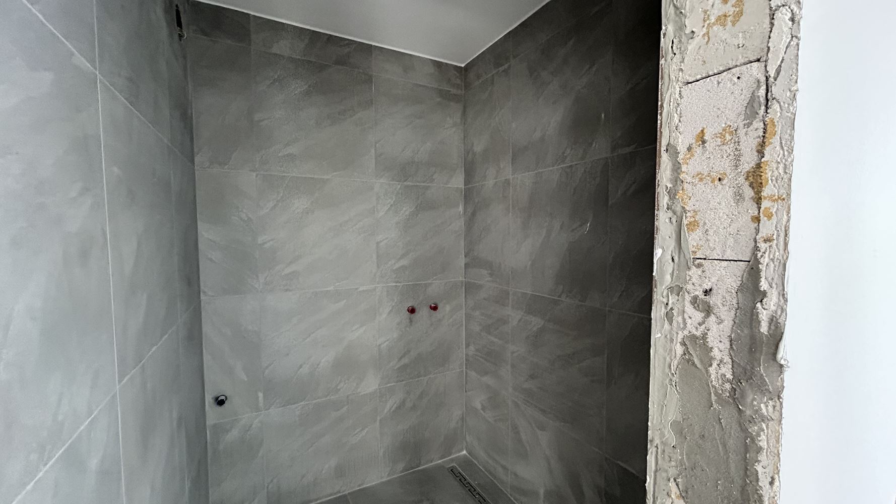 Apartment mit zwei Schlafzimmern, Südausrichtung in erster Meereslinie – Raum, Komfort und ausgezeichnete Investition