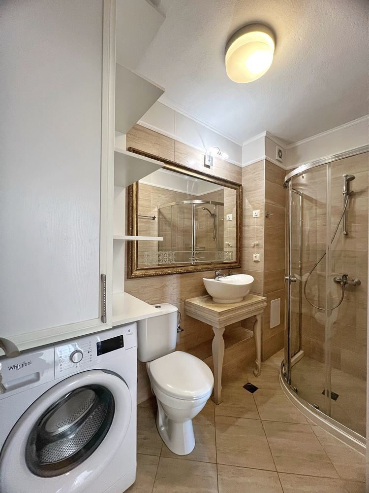 Luxuriöse 2-Zimmer-Wohnung mit Meerblick in einer prestigeträchtigen Anlage 200 Meter vom Strand in Sveti Vlas entfernt