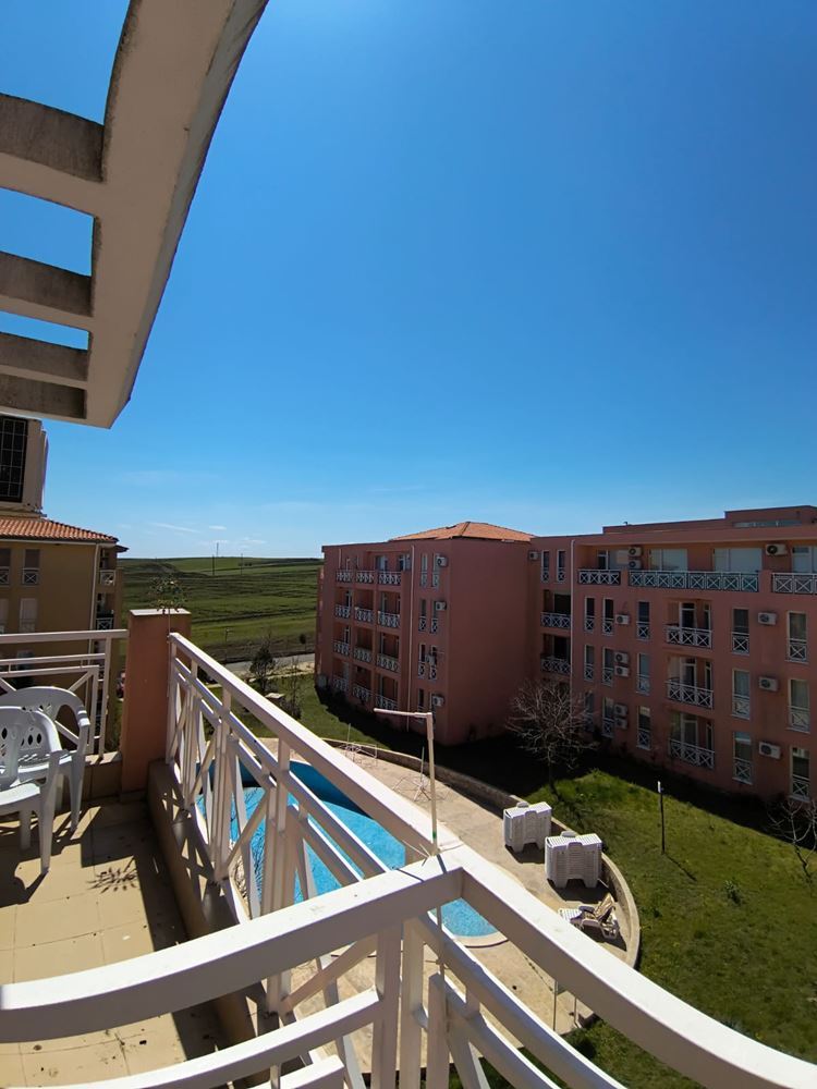 Exklusiv möbliertes Studio in einer geschlossenen Anlage mit umfangreicher Infrastruktur und ruhiger Atmosphäre