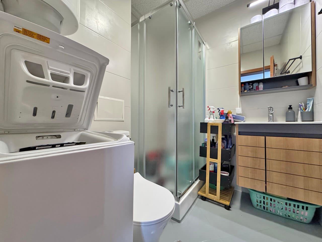 Stilvolle Zweizimmerwohnung mit einem Schlafzimmer in einer prestigeträchtigen Anlage in Sonnenstrand – komplett renoviert und bezugsfertig