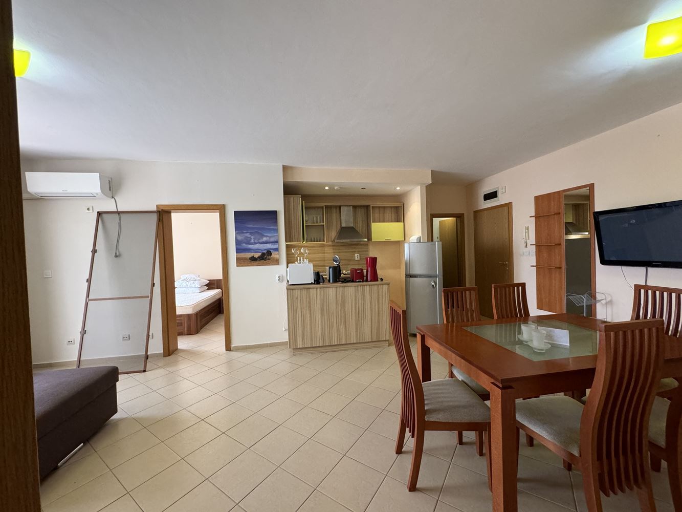 Geräumige 3-Zimmer-Wohnung in erster Meereslinie in Sveti Vlas – Meer- und Poolblick