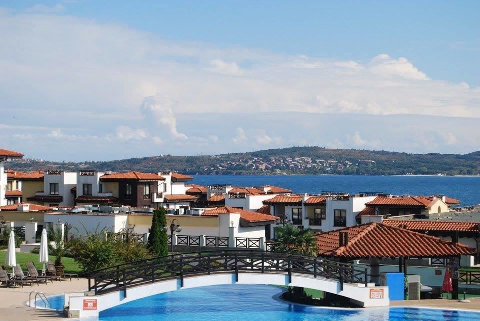 3-Zimmer-Wohnung mit Meerblick und Privatstrand in einer prestigeträchtigen Anlage in Tschernomorez