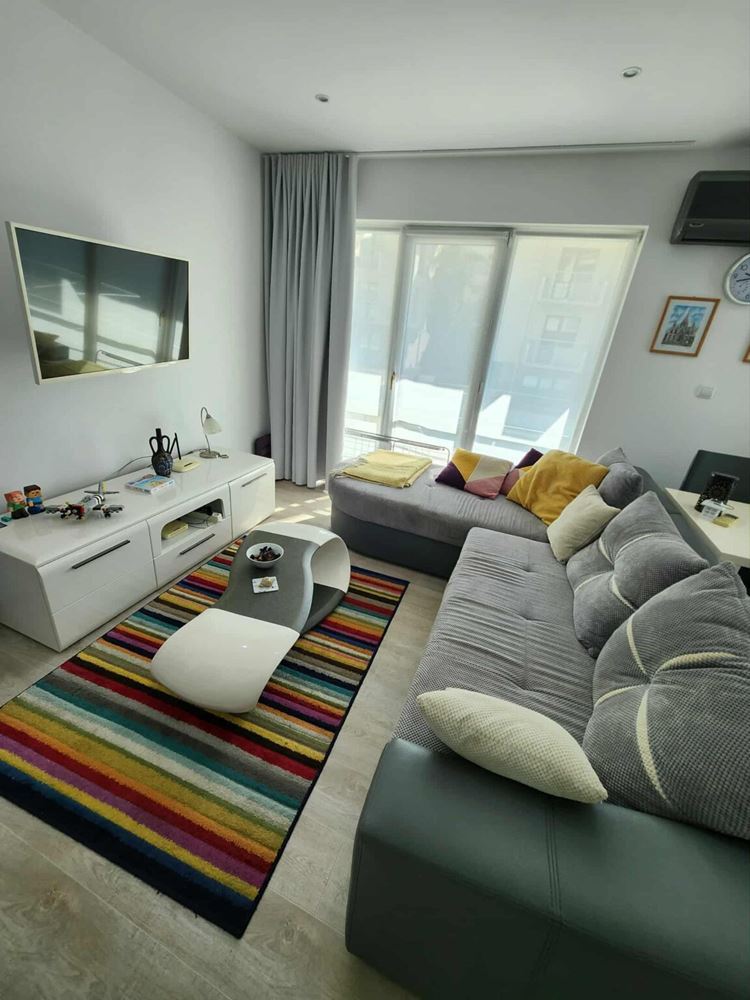 Drei-Zimmer-Wohnung mit Blick auf den Pool in Sveti Vlas – Komfort, Stil und hervorragende Lage