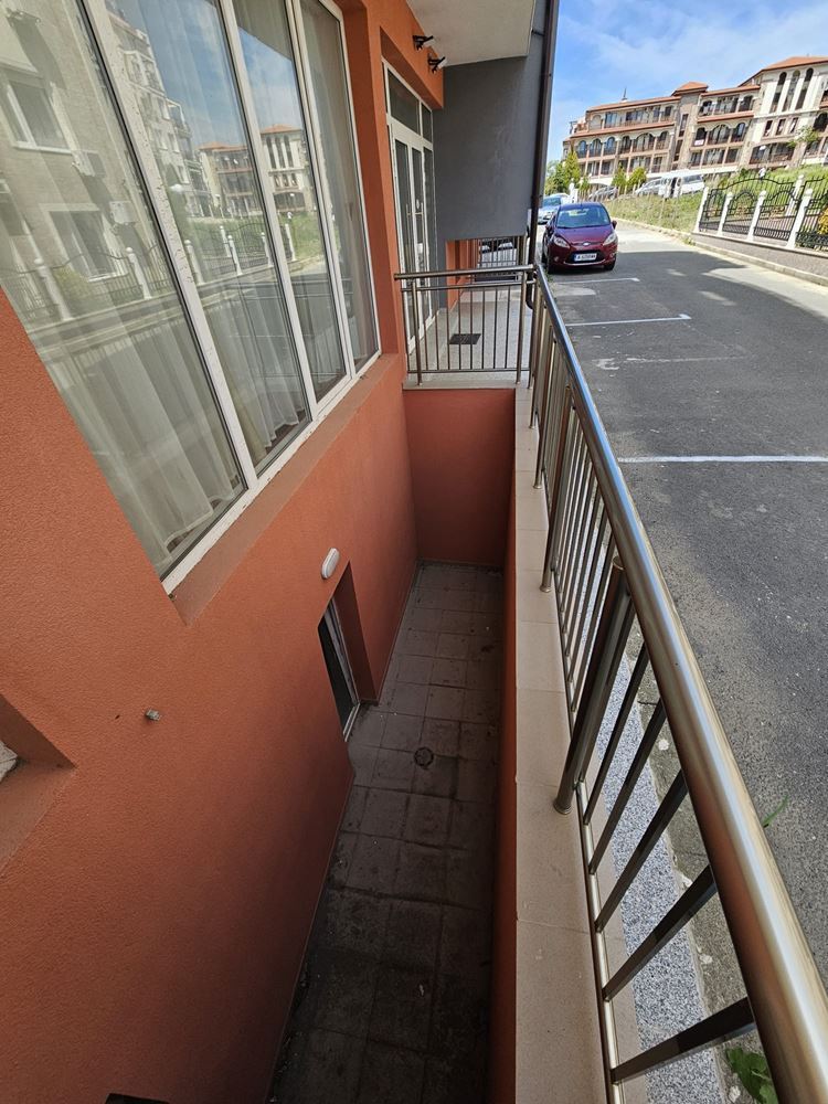 Ein-Zimmer-Wohnung in Sveti Vlas – heller Souterrain, bezugsfertig, keine Wartungsgebühr