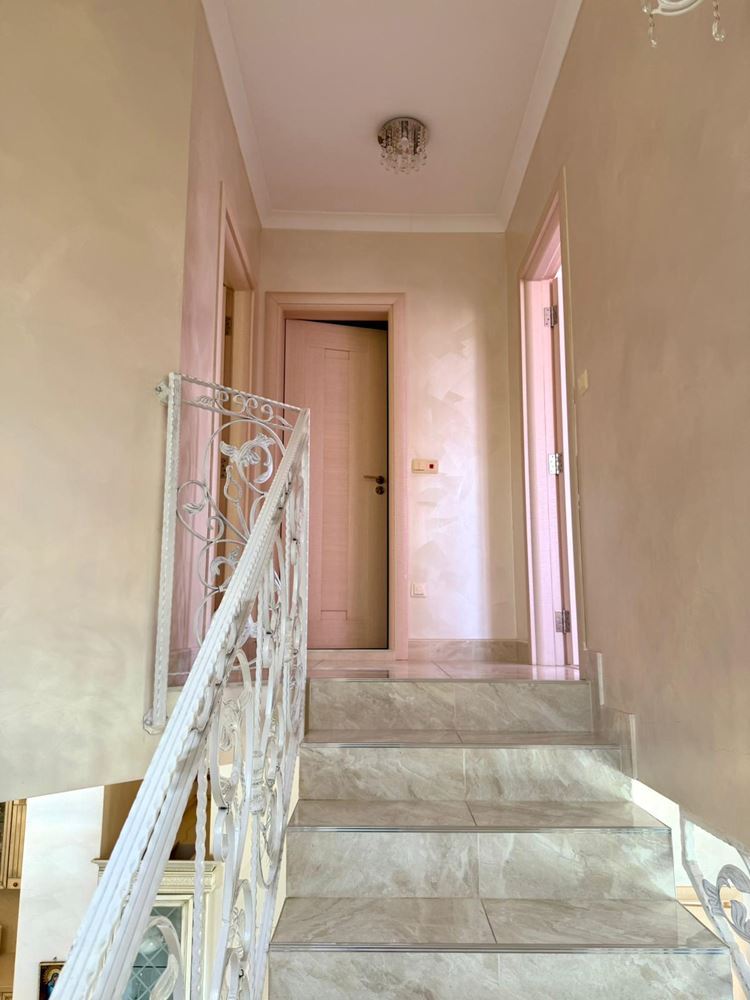 Luxuriöses Maisonette-Apartment mit großzügiger Veranda und Poolblick in Sveti Vlas