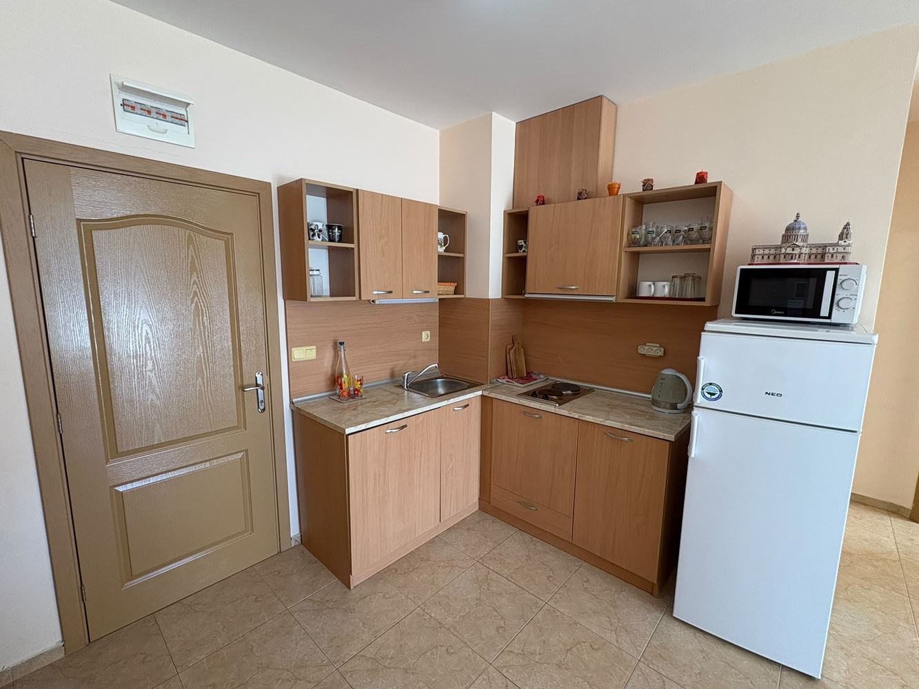 2-Zimmer-Wohnung in Sonnenstrand – Komfort in einer Anlage mit Swimmingpools und Wasserrutschen
