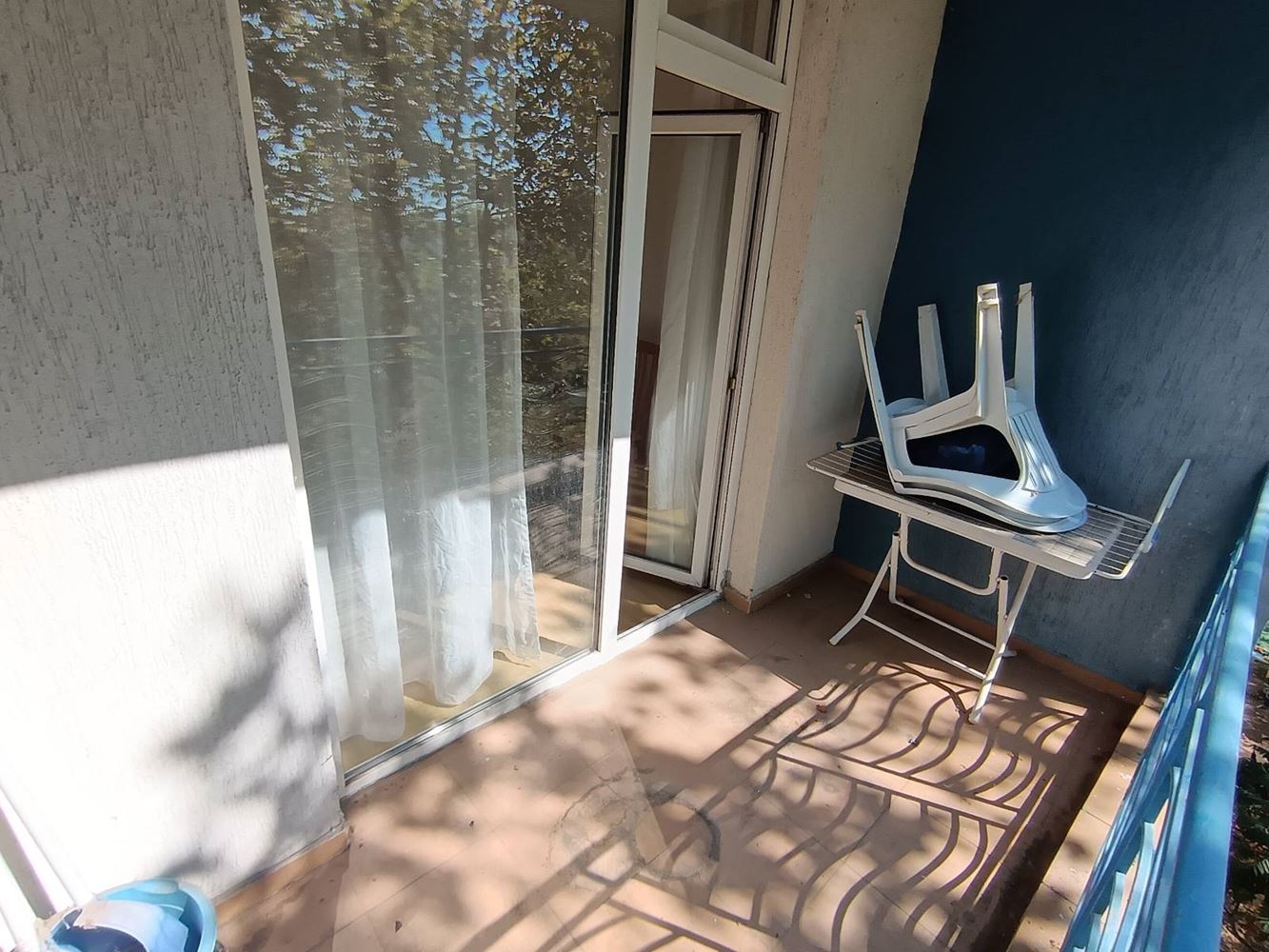 Praktisch vollständig ausgestattetes Studio in einem etablierten Ferienort am Meer mit guter Infrastruktur