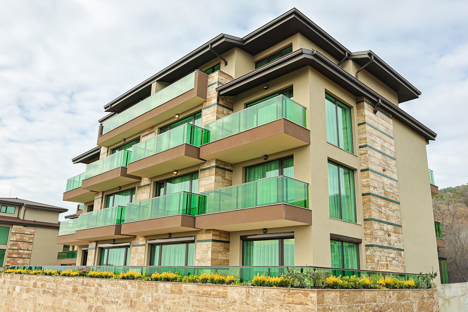 Zweizimmerwohnung mit Meerblick und Designer-Renovierung in einer grünen Anlage in Sonnenstrand
