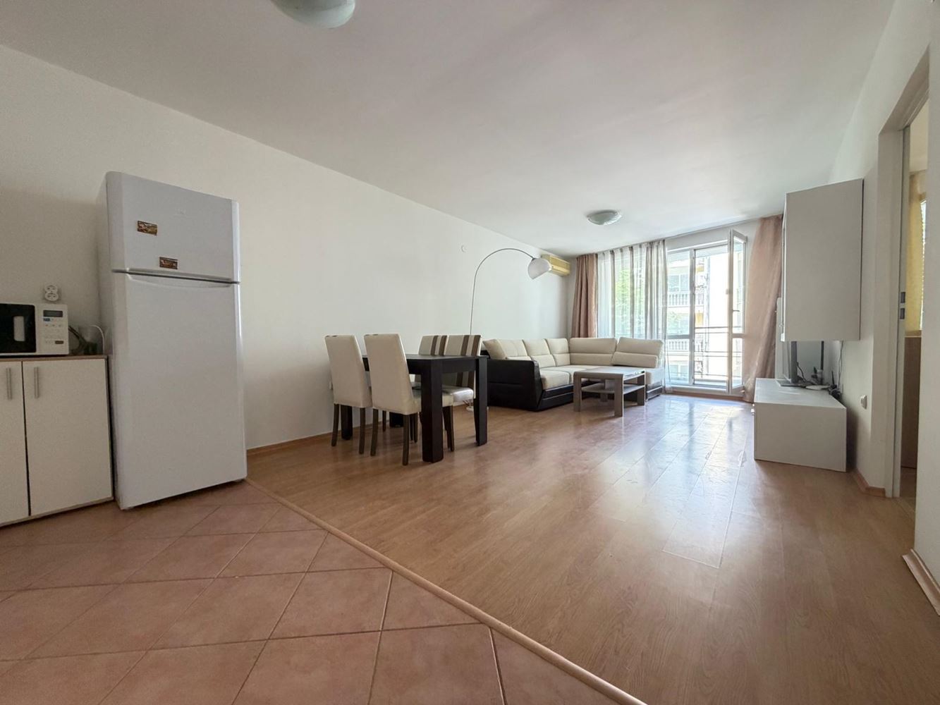 Geräumige Wohnung mit einem Schlafzimmer in Pomorie – mit großer Terrasse und ausgezeichnetem Investitionspotenzial