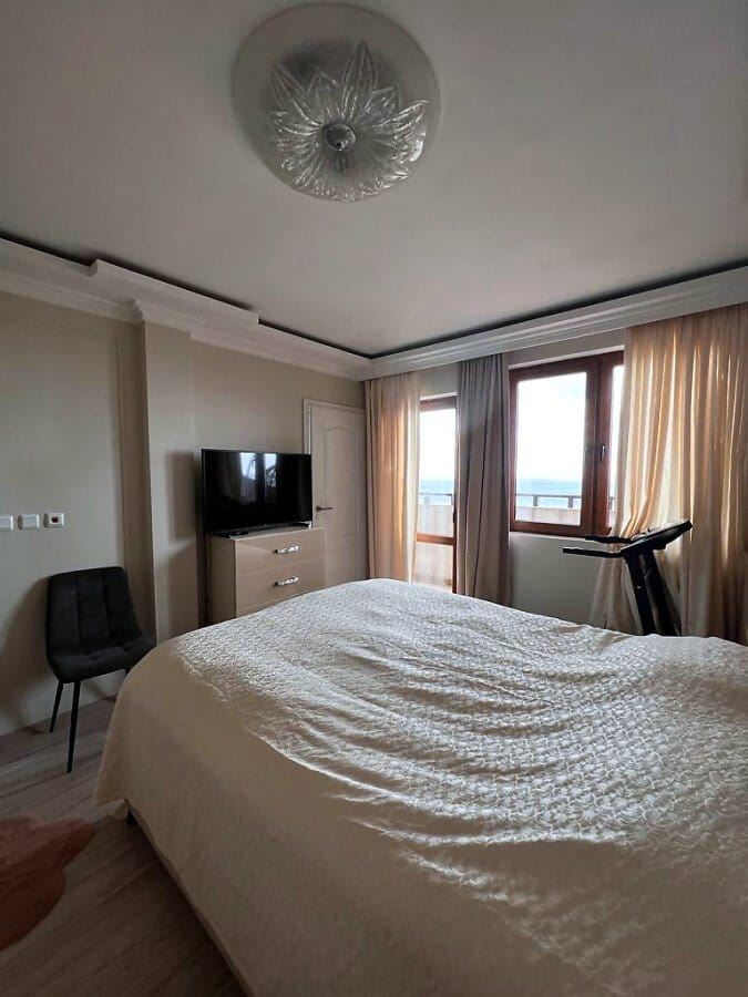 Komfortable Maisonette-Wohnung mit zwei Schlafzimmern und Meerblick in Sveti Vlas – Immobilie in prestigeträchtiger Lage mit beeindruckender Aussicht