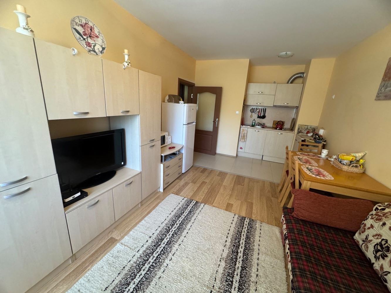 Wohnung mit einem Schlafzimmer in der Altstadt von Pomorie – vollständig möbliert, in einem Wohngebäude und bezugsfertig