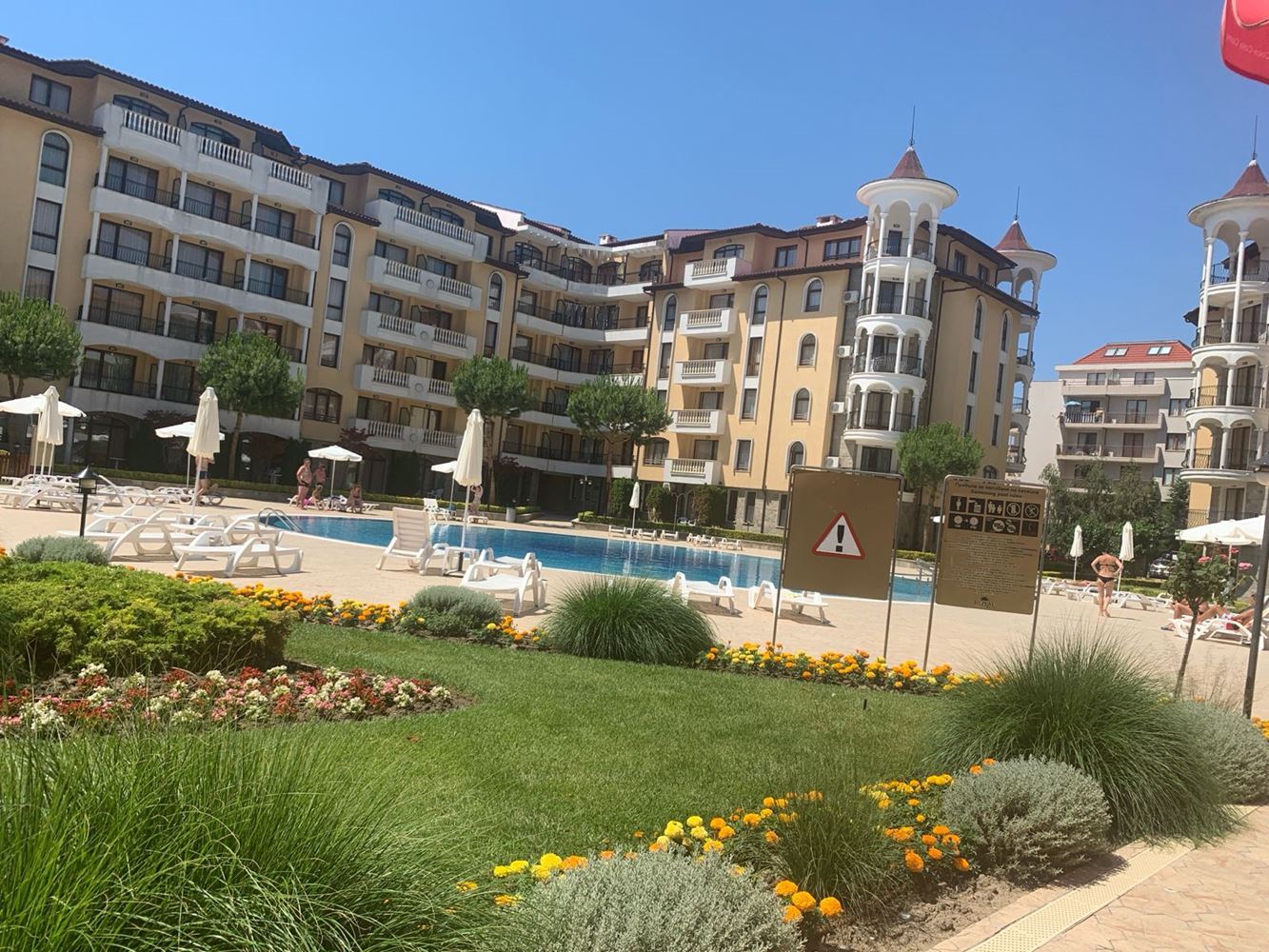 Studio mit Poolblick in Sonnenstrand – moderne Anlage mit umfangreicher Infrastruktur