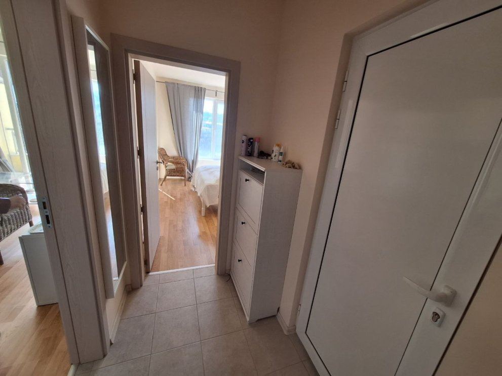 Möblierte 2-Zimmer-Wohnung in erster Meereslinie mit Meerblick in Byala