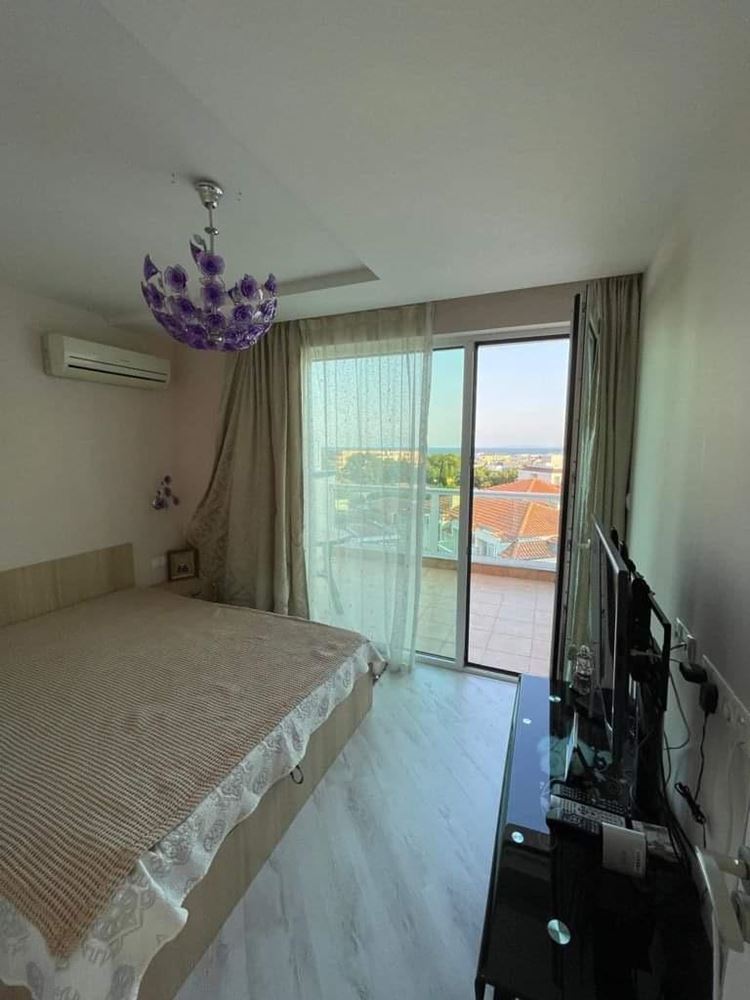 Panoramawohnung mit zwei Schlafzimmern und Meerblick in Ravda – Licht, Raum und niedrige Wartungsgebühr