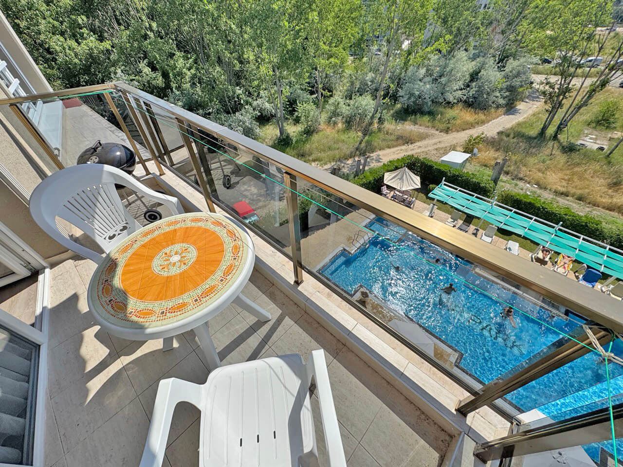 Apartment mit zwei Schlafzimmern und Poolblick in einer modernen Anlage in Sonnenstrand