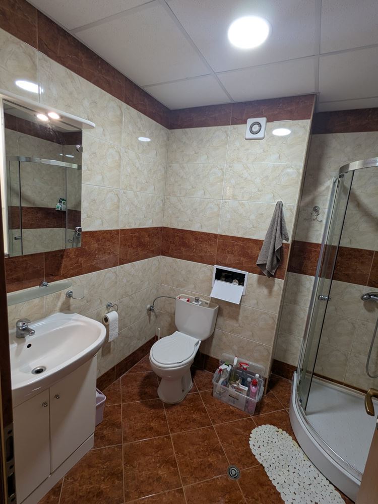 Große 2-Zimmer-Wohnung in erster Meereslinie in Sveti Vlas – Großzügigkeit, Komfort und Meeresatmosphäre