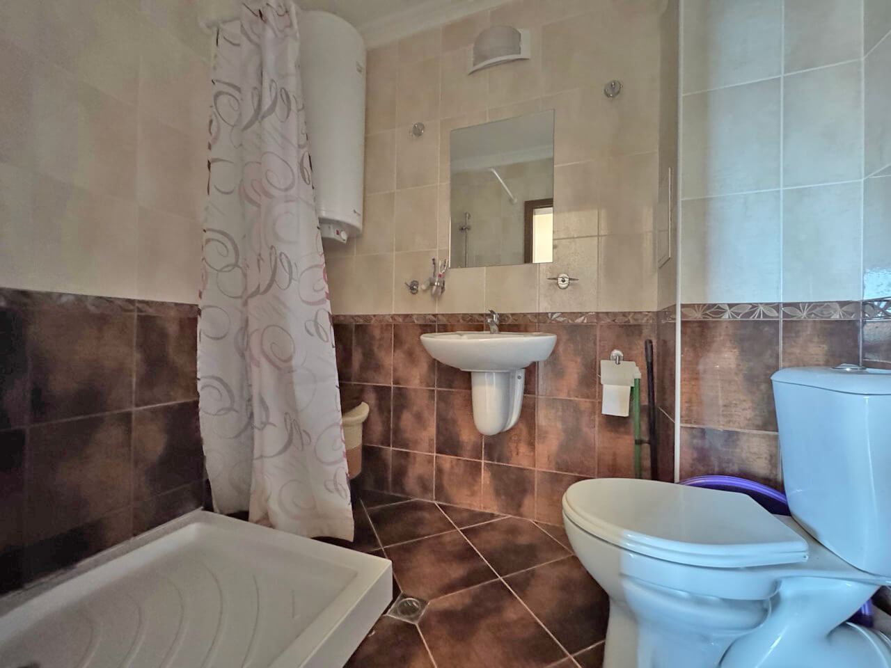 Geräumige Zwei-Schlafzimmer-Wohnung in einem Boutique-Komplex nur wenige Meter vom Meer in Sveti Vlas entfernt 