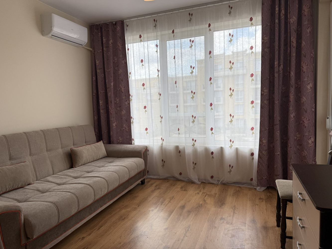 Stilvolle Einzimmerwohnung in einem modernen Komplex in Ravda – ausgezeichnete Investition nahe dem Meer