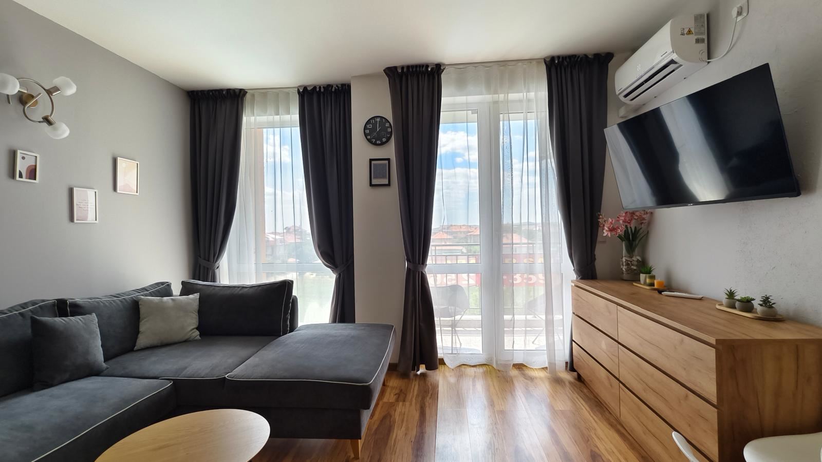 Geräumiges, modern möbliertes Studio mit separatem Schlafzimmer in einer Wohnanlage in Aheloy – Bezugsfertig