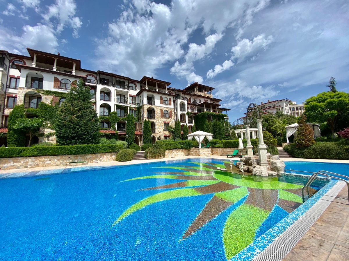 Einzigartige Maisonette-Wohnung in einer Premiumanlage in der Stadt Nessebar