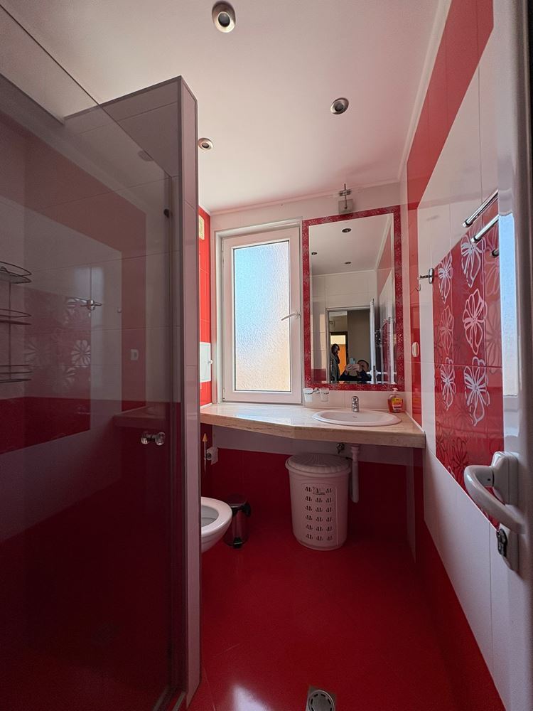 Geräumige Wohnung mit zwei Schlafzimmern in Pomorie – nur 400 Meter vom Meer entfernt