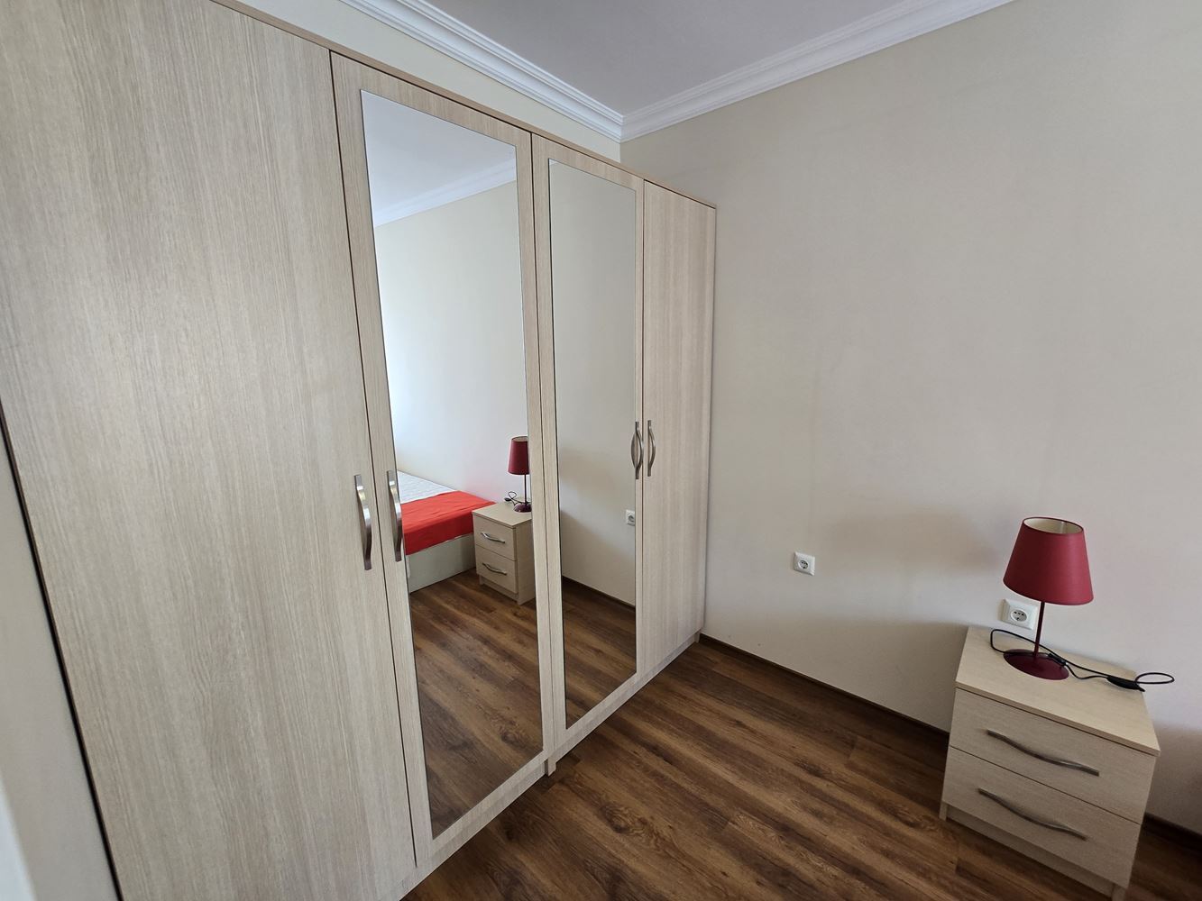 Moderne Zweizimmerwohnung in Sonnenstrand – neu renoviert, hervorragende Investitionsmöglichkeit und bezugsfertig