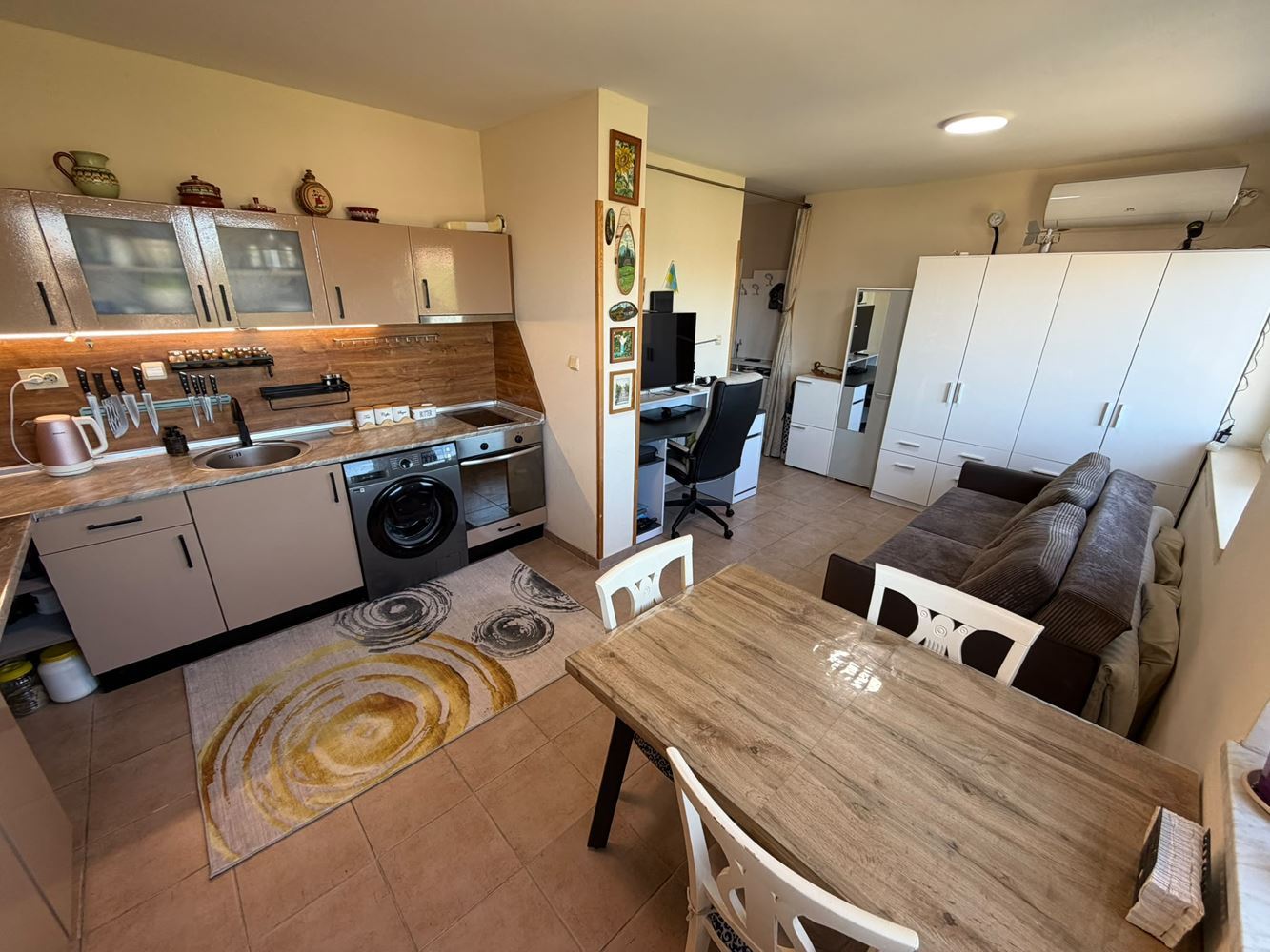 Voll möblierte Zweizimmerwohnung in Sonnenstrand mit ausgezeichneter Infrastruktur und Sicherheit
