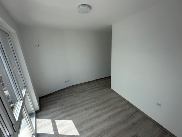 Nagelneue schlüsselfertige 3-Zimmer-Wohnung mit Dachterrasse