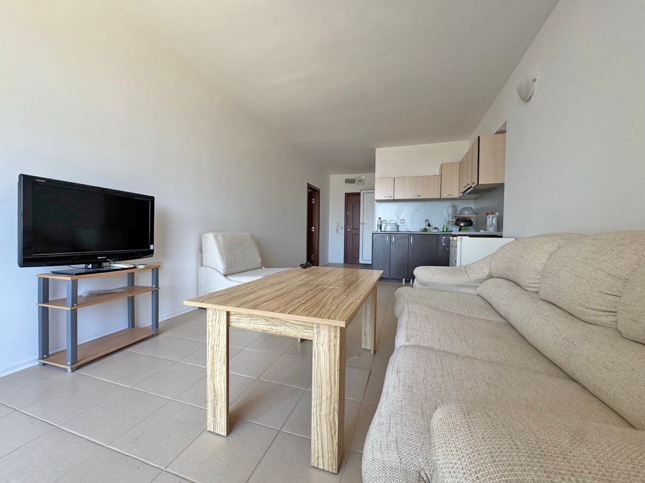 Helle und geräumige 2-Zimmer-Wohnung mit Meerblick in Sonnenstrand